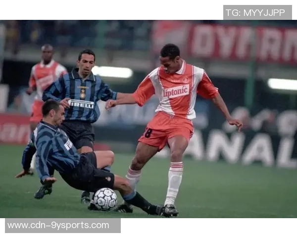 欧冠足球历史上的双金靴传奇球员与他们的辉煌成就回顾